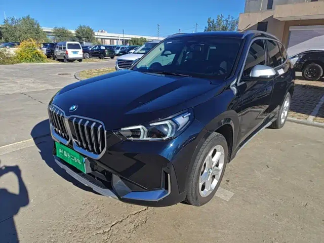 Фотография автомобиля — BMW X1