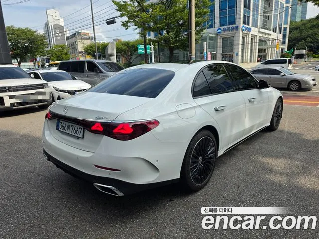 Mercedes-Benz E-Class — Фото автомобиля 6