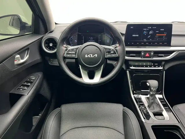 Kia K3 — Фото автомобиля 21