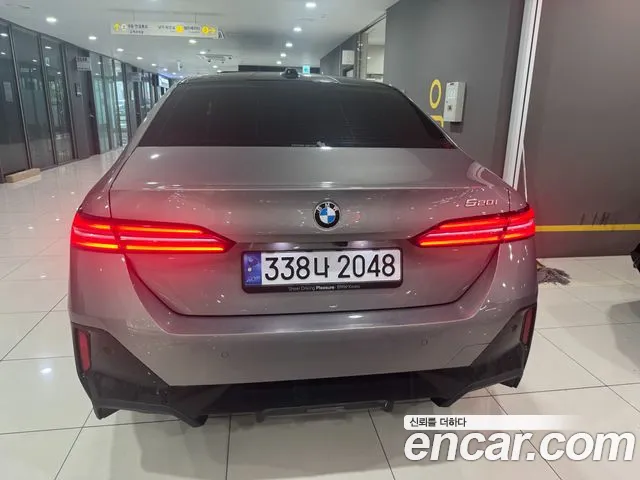 BMW 5-Series — Фото автомобиля 4