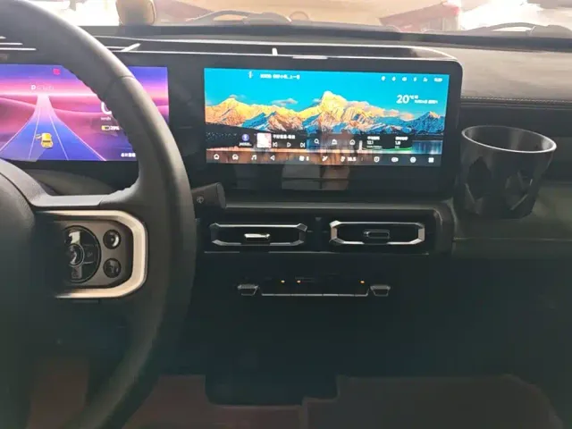 Baojun Yep — Фото автомобиля 12