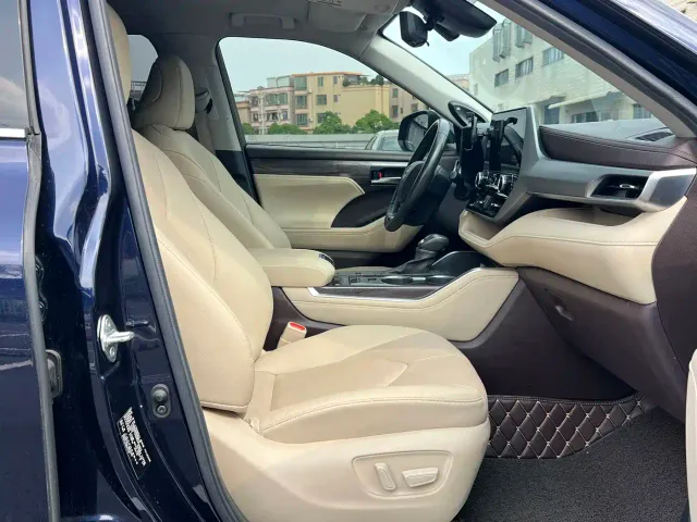 Toyota Highlander — Фото автомобиля 15