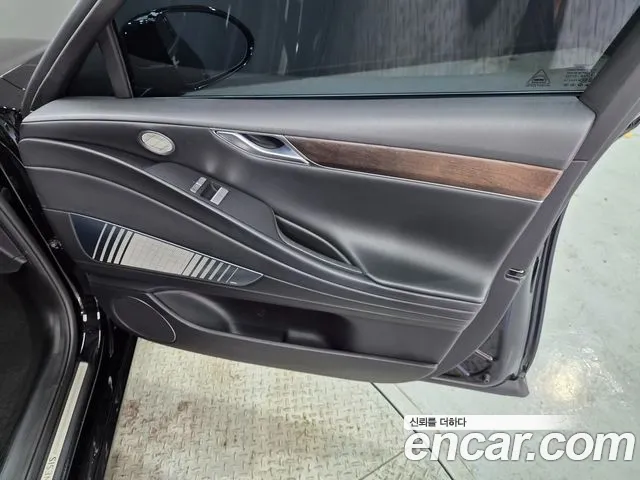 Genesis G80 Electrified G80 (RG3) — Фото автомобиля 14