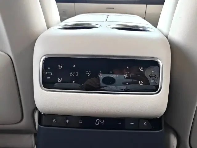 Li Auto MEGA — Фото автомобиля 20