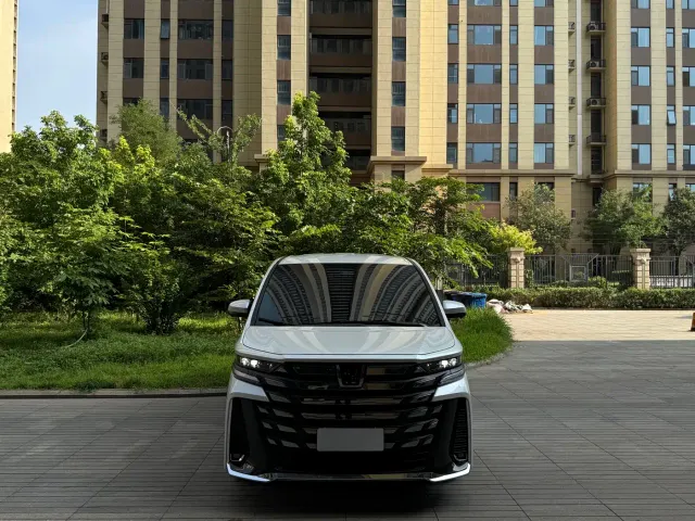 Toyota Vellfire — Фото автомобиля 3