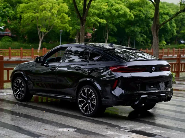 BMW X6 M — Фото автомобиля 6