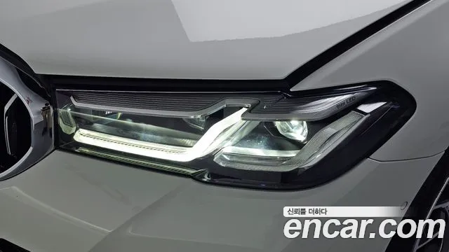 BMW 5 Series G30 — Фото автомобиля 21