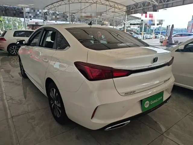 Changan Eado — Фото автомобиля 4