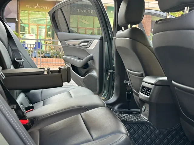 Cadillac CT5 — Фото автомобиля 11