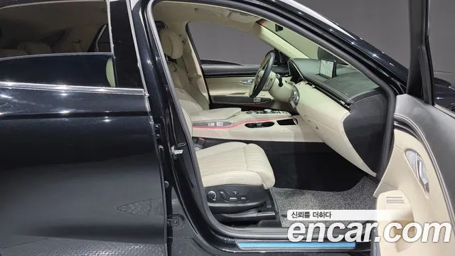 Genesis GV70 — Фото автомобиля 16