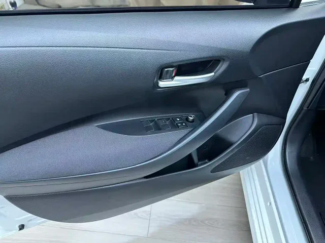 Toyota Corolla — Фото автомобиля 10