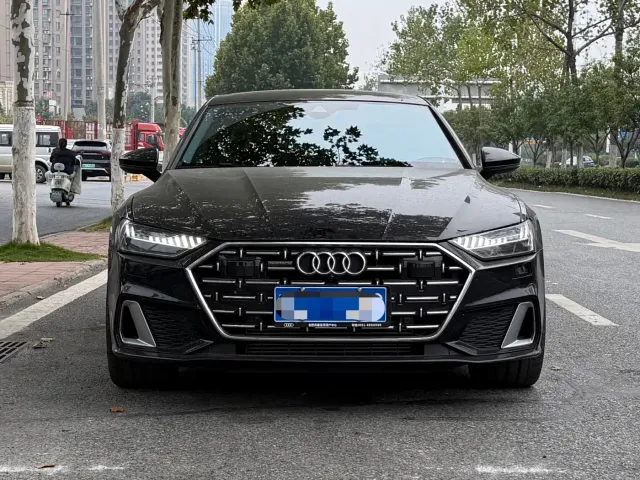 Audi A7L — Фото автомобиля 2