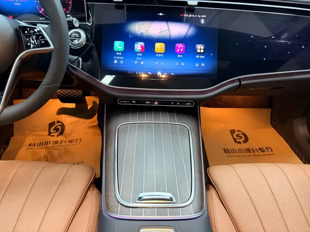 Mercedes-Benz E-Class — Фото автомобиля 23