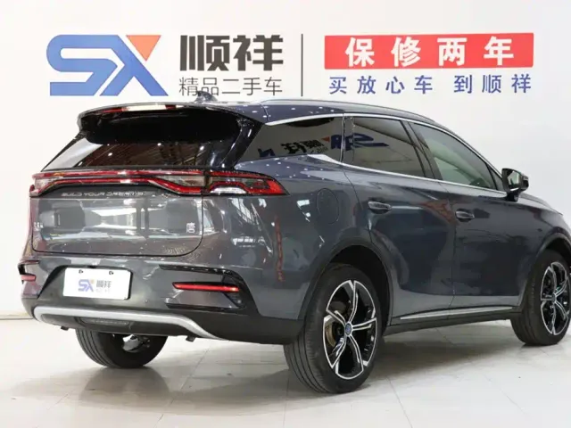 BYD Tang — Фото автомобиля 4