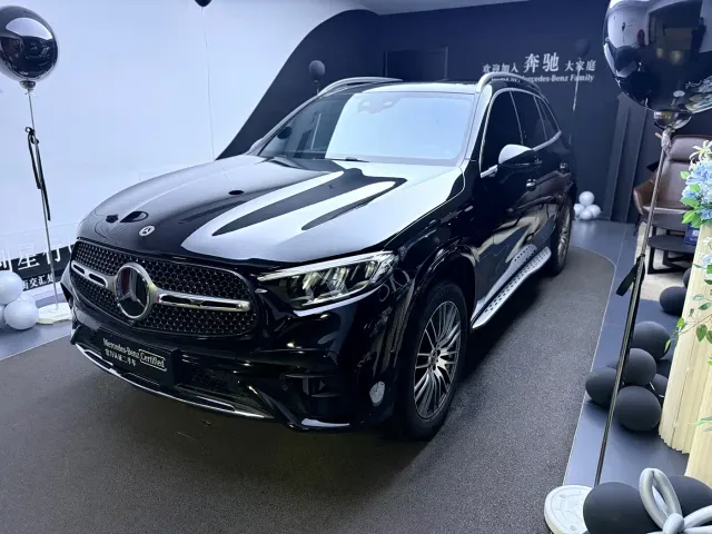 Фотография автомобиля — Mercedes-Benz GLC-Class