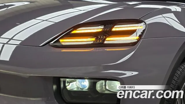 Porsche Macan Electric — Фото автомобиля 7