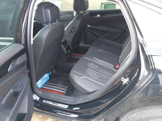 Volkswagen Passat — Фото автомобиля 11