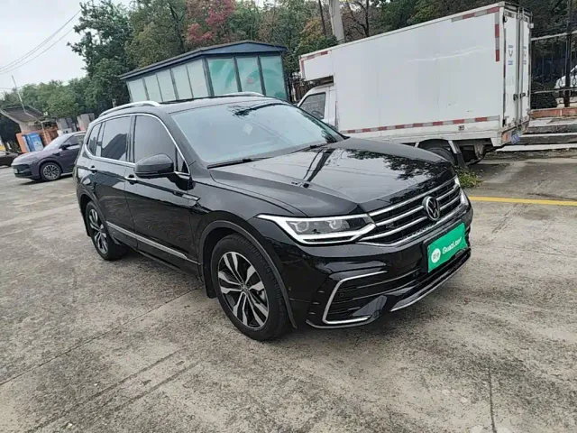 Volkswagen Tiguan L — Фото автомобиля 3