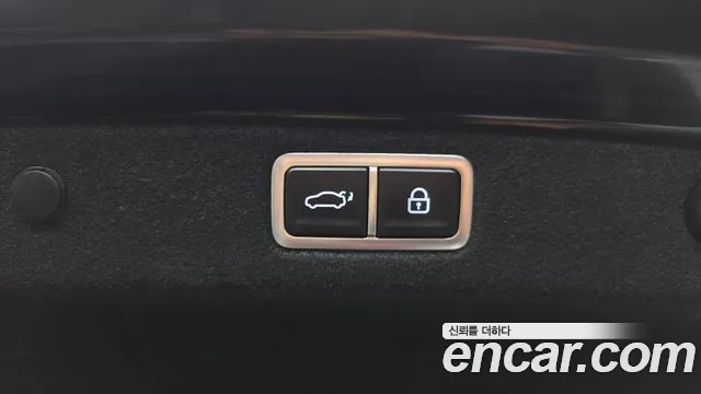 Hyundai Grandeur Grandeur (GN7) 2.5 Бензин 2WD — Фото автомобиля 14
