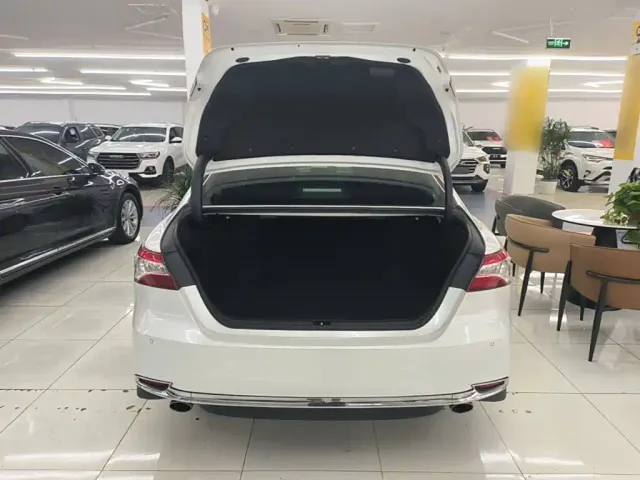 Toyota Camry — Фото автомобиля 18