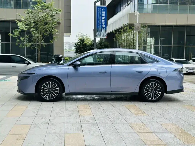 Nissan N6 — Фото автомобиля 4