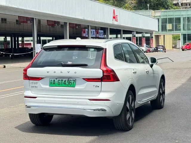 Volvo XC60 — Фото автомобиля 11
