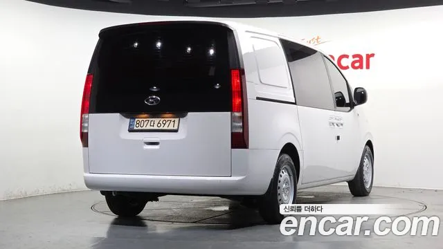 Hyundai Staria Staria Карго 5 мест — Фото автомобиля 2