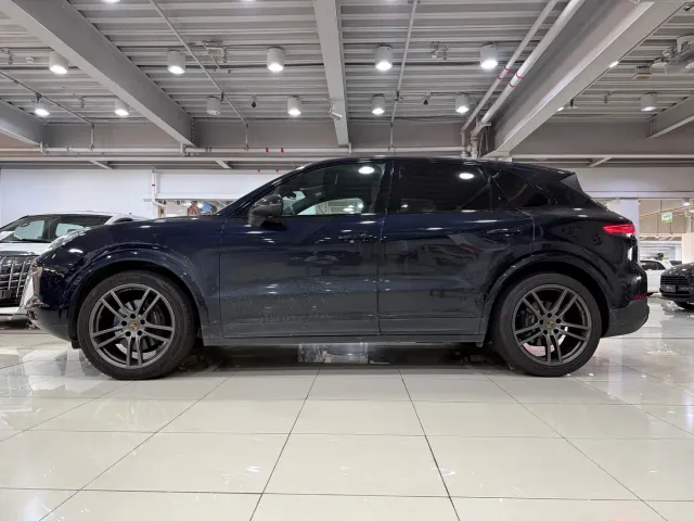 Porsche Cayenne — Фото автомобиля 4