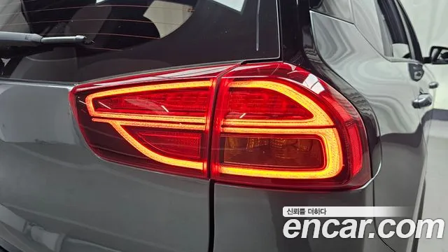 Kia Niro — Фото автомобиля 7