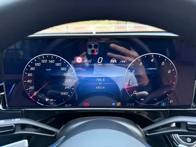 Mercedes-Benz E-Class — Фото автомобиля 16