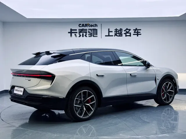Lotus Eletre — Фото автомобиля 5