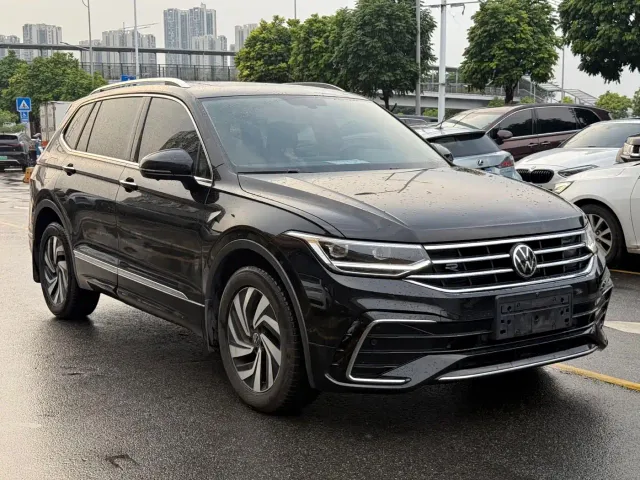 Volkswagen Tiguan L — Фото автомобиля 3