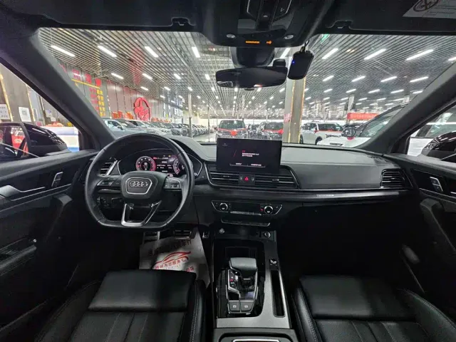 Audi Q5L — Фото автомобиля 11