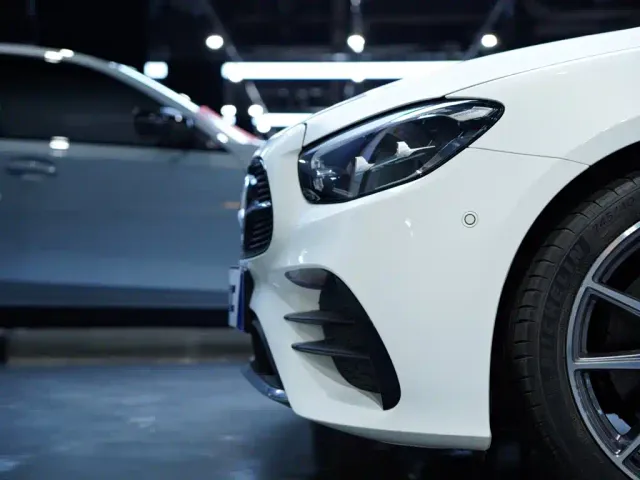 Mercedes-Benz E-Class — Фото автомобиля 15