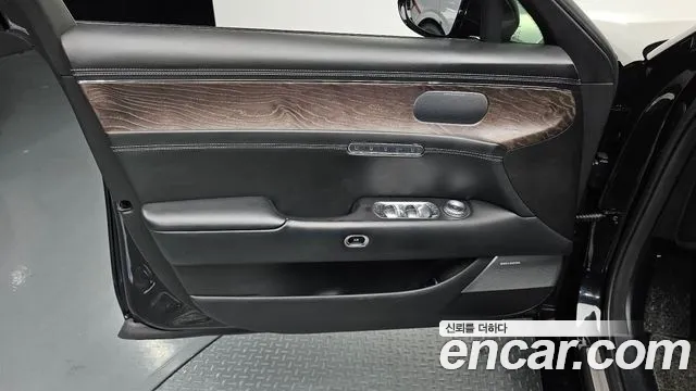 Genesis G90 Бензин 3.5 турбо AWD — Фото автомобиля 21