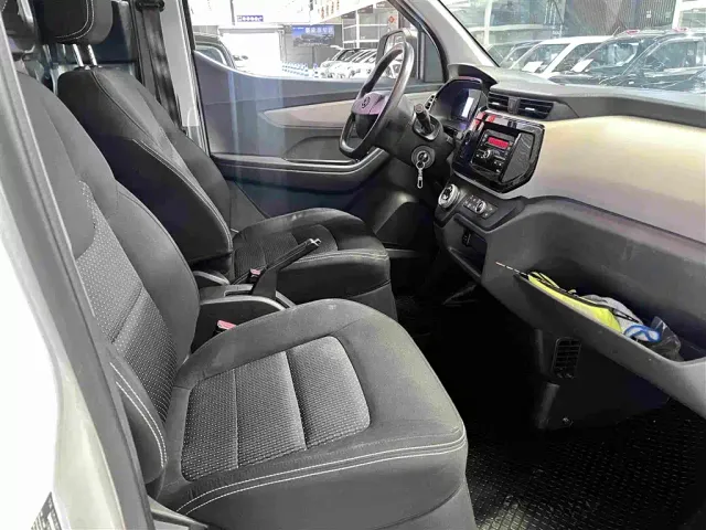 Maxus EV30 — Фото автомобиля 6