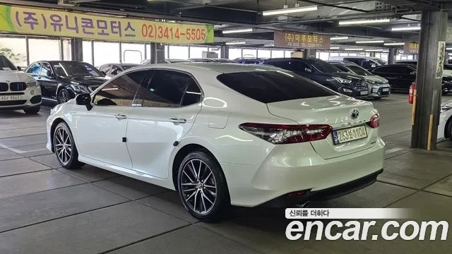 Toyota Camry XV70 — Фото автомобиля 2