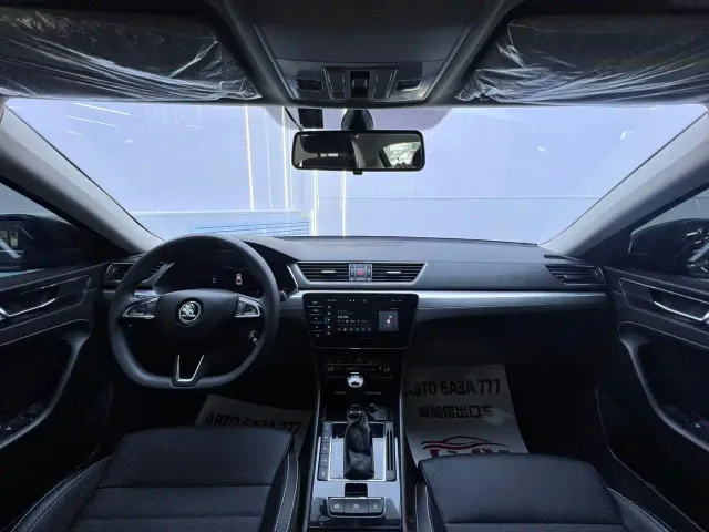 Skoda Superb — Фото автомобиля 14