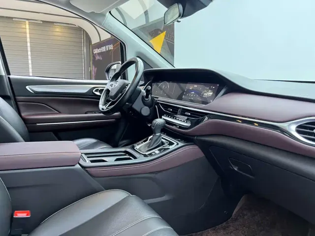 GAC Trumpchi M6 — Фото автомобиля 21
