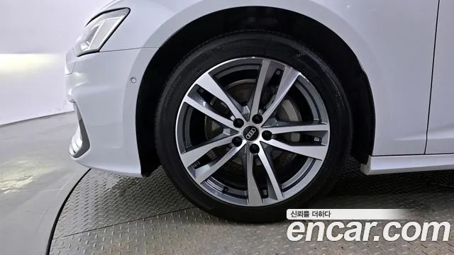 Audi A6 45 TFSI quattro Premium — Фото автомобиля 5