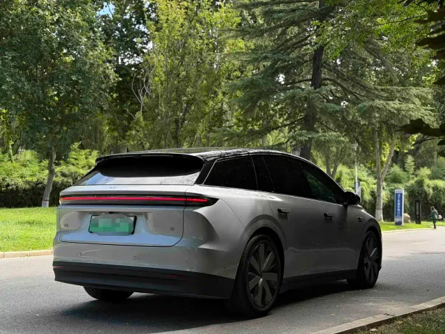 Li Auto Li Auto i6 2025 4WD Base Model — Фото автомобиля 10
