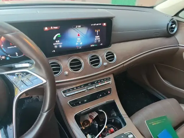 Mercedes-Benz E-Class — Фото автомобиля 14