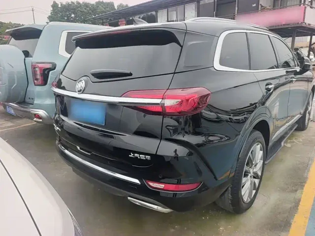 Buick Enclave — Фото автомобиля 5