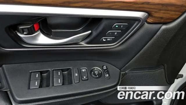 Honda CR-V CR-V 5-е поколение 2.0 гибрид Touring 4WD — Фото автомобиля 8