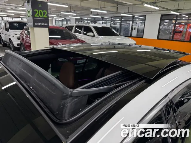 Mercedes-Benz E-Class — Фото автомобиля 5