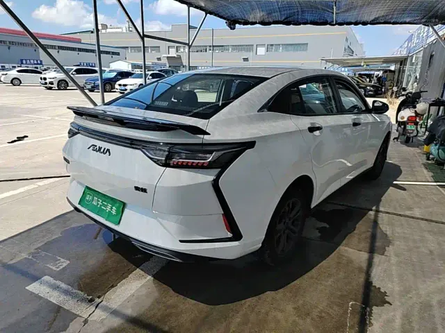 Dongfeng Yixuan — Фото автомобиля 6