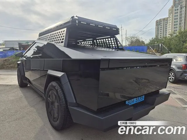 Tesla Cybertruck — Фото автомобиля 4