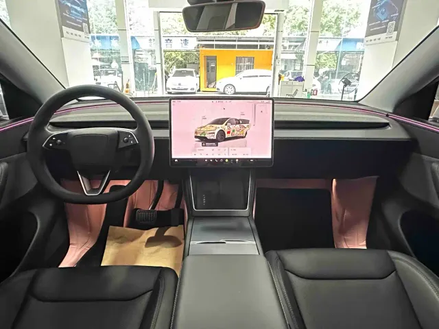 Tesla Model Y — Фото автомобиля 6