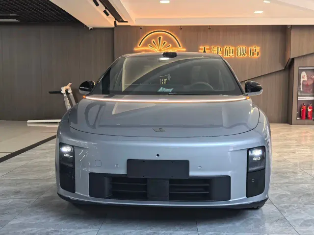 Li Auto i6 — Фото автомобиля 2