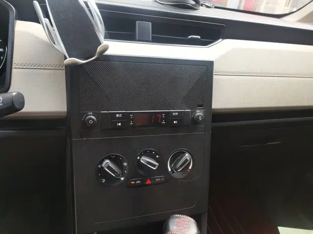 Wuling Zhengcheng — Фото автомобиля 5